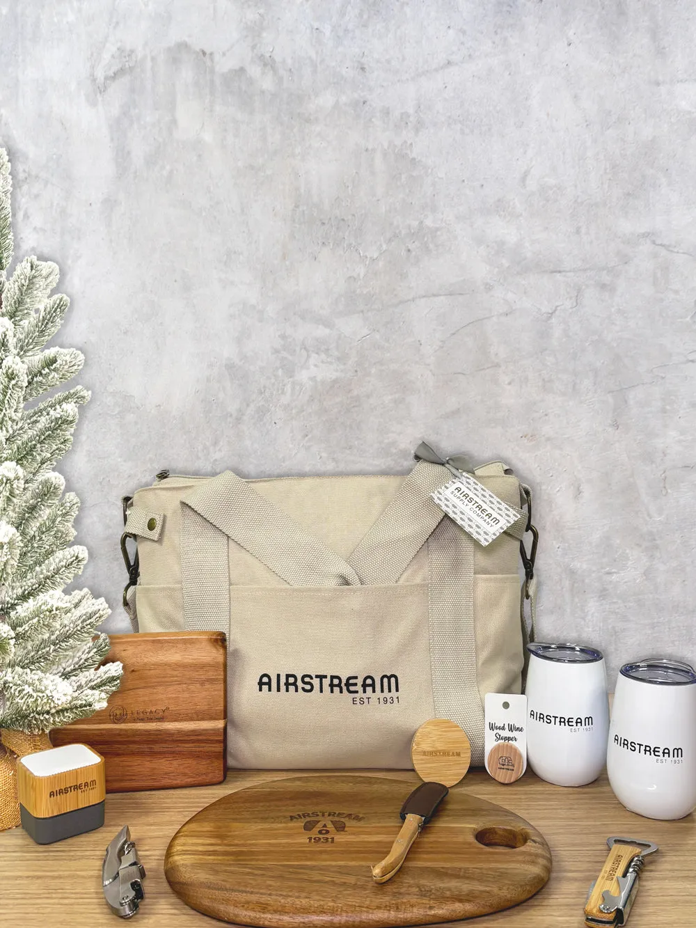 Airstream Picnic Holiday Gift Tote Bundle