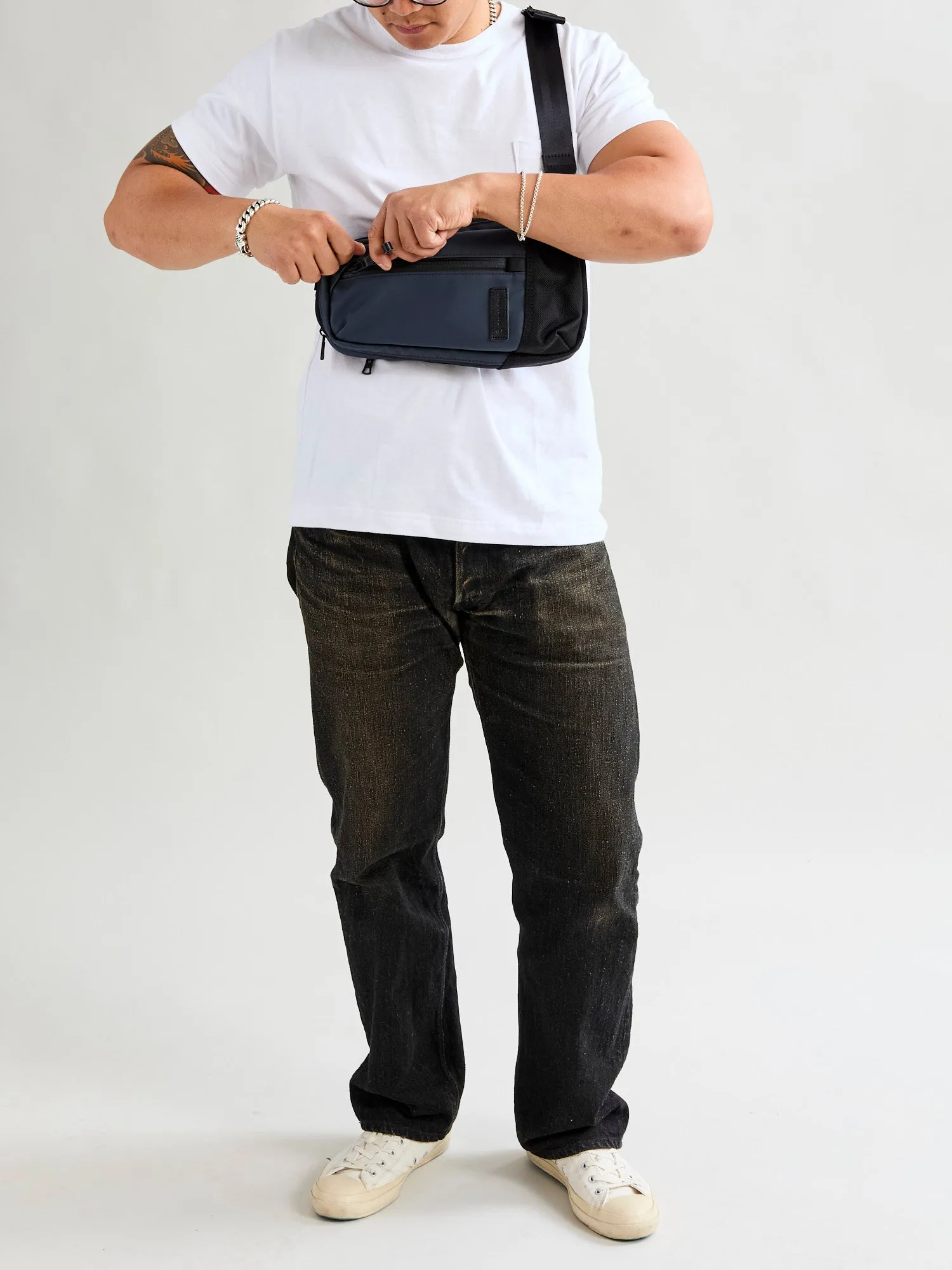 Slick Sling Bag in Navy